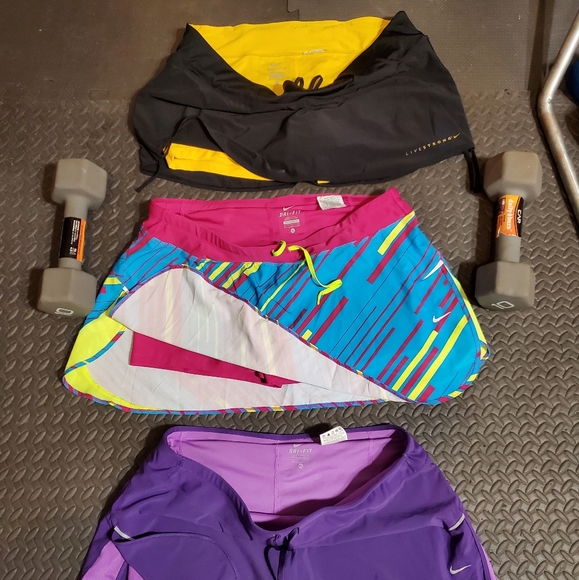 Nike skirts. EUC barely won! Good deal - Picture 2 of 2